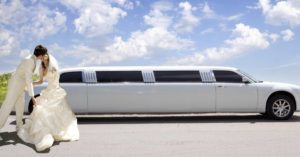White-Stretch-Limo-Rental-For-Wedding